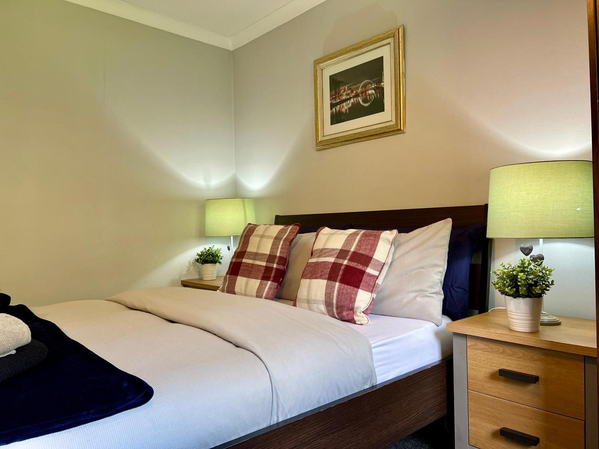 Spacious 2 Bed-Flat In Glasgow City - Free Parking Екстер'єр фото